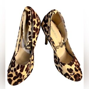 Hostess Pick 🥳💥 Leopard Print Women's Heels
